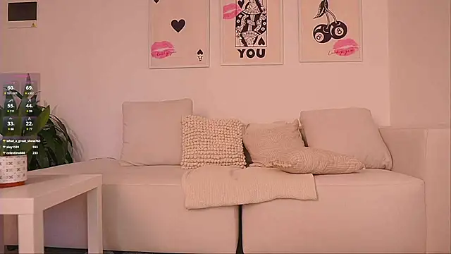 cute  petite online show from 12-18-24, 09:40