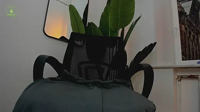 Whitney Svonn online show from 12-21-24, 03:42