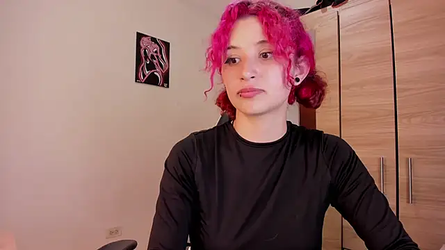 Snapshot of valent_27 chatting on 10-10-25, 06:12 valent 27 online show from 10-10-25, 06:12