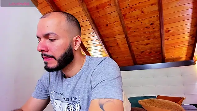 Tom Bailey online show from 11-06-25, 01:01