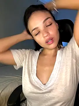 MisFrekcles  online show from 10-23-25, 08:13