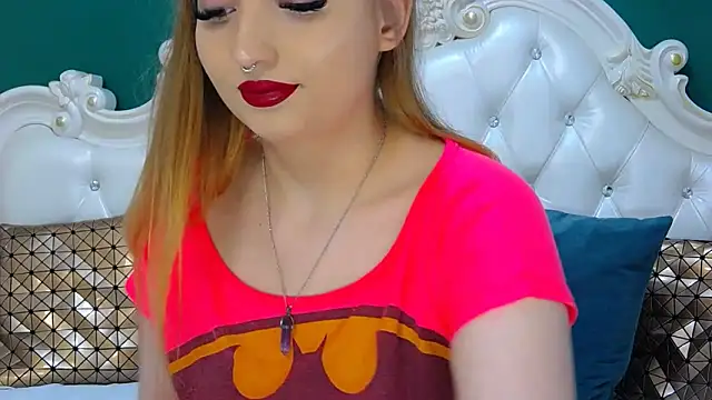 Snapshot of ArielBurn chatting on 02-08-25, 07:59 ArielBurn online show from 02-08-25, 07:59