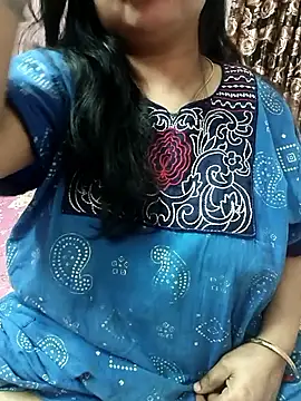 Snapshot of cuteyqueen chatting on 10-07-25, 10:45 cuteyqueen online show from 10-07-25, 10:45