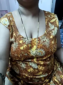 Snapshot of cuteyqueen chatting on 11-03-25, 06:31 cuteyqueen online show from 11-03-25, 06:31