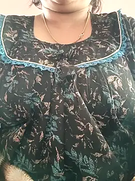 Snapshot of cuteyqueen chatting on 01-08-26, 07:10 cuteyqueen online show from 01-08-26, 07:10