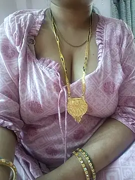 Snapshot of cuteyqueen chatting on 01-09-26, 07:22 cuteyqueen online show from 01-09-26, 07:22