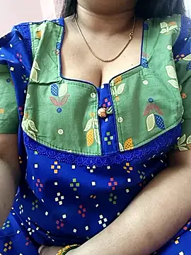 Snapshot of cuteyqueen chatting on 01-13-26, 07:13 cuteyqueen online show from 01-13-26, 07:13