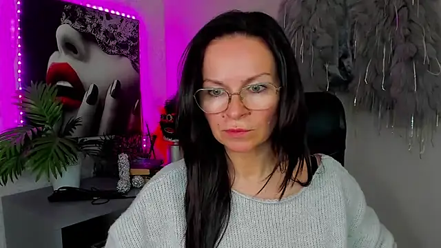 HelenLuxx online show from 04-20-26, 03:15