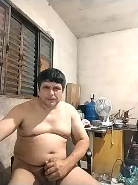 Snapshot of Claudiop2061 chatting on 04-27-26, 01:25 Claudiop2061 online show from 04-27-26, 01:25