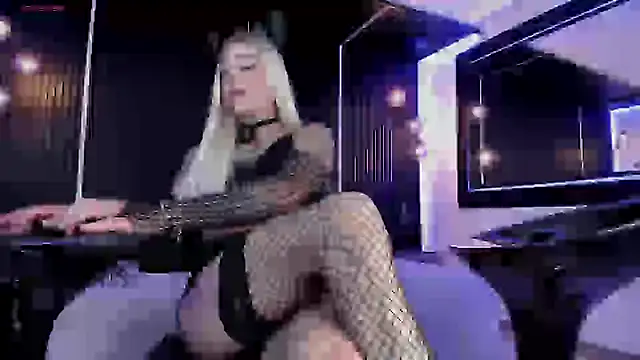  Holly Cat online show from 01-22-25, 12:06