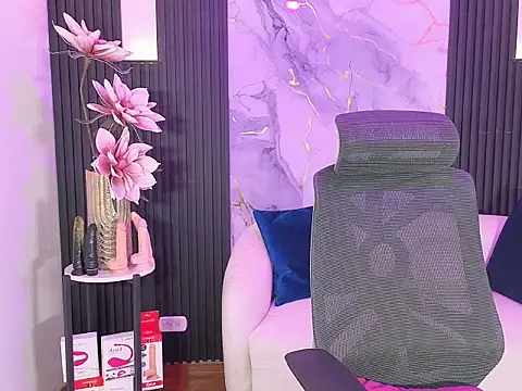 leslyflorez online show from 09-20-25, 04:35