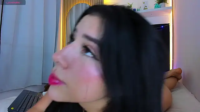 Snapshot of steisy_star chatting on 12-13-25, 08:04 steisy star online show from 12-13-25, 08:04