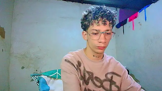 Snapshot of mateodeamjo chatting on 07-28-26, 04:41 mateodeamjo online show from 07-28-26, 04:41