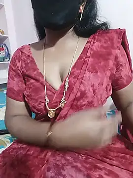 Snapshot of louise92 chatting on 06-20-26, 04:59 louise92 online show from 06-20-26, 04:59