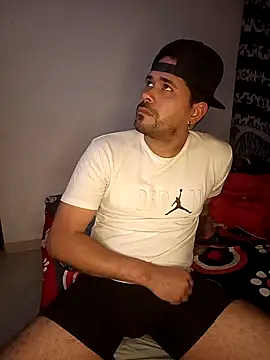 Joselatino23 online show from 10-17-25, 05:10