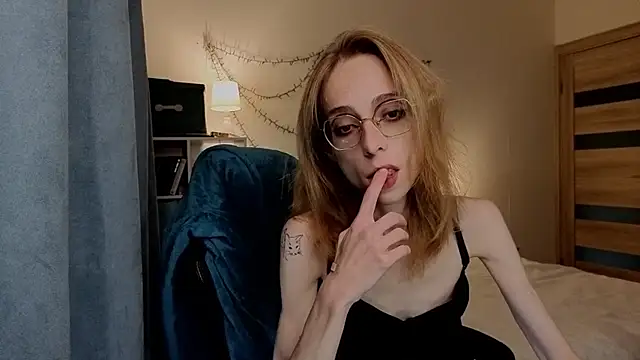 amber quell here online show from 09-12-25, 02:17