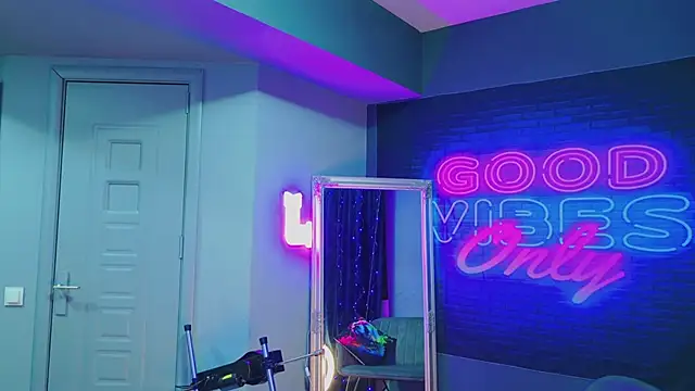 AriaVoss online show from 01-13-25, 08:37