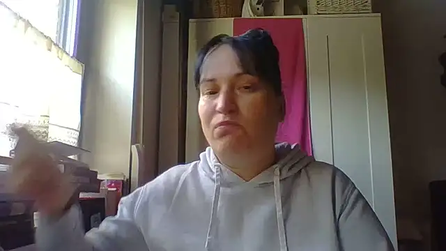  squirty cum lady  online show from 06-10-26, 07:07