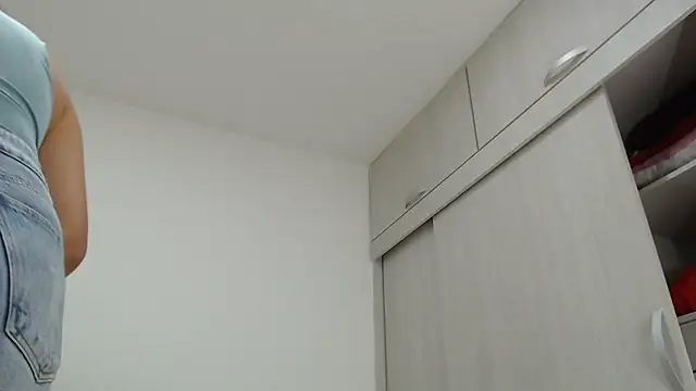 Amelia Debora Antonella online show from 11-19-25, 01:11