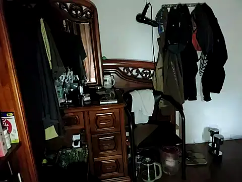 Snapshot of KennyLOVERboy chatting on 03-19-25, 07:51 KennyLOVERboy online show from 03-19-25, 07:51