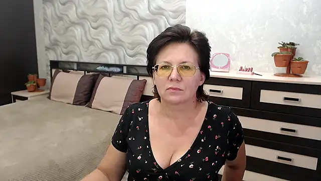 Snapshot of VitaCharm chatting on 12-01-24, 07:36 VitaCharm online show from 12-01-24, 07:36