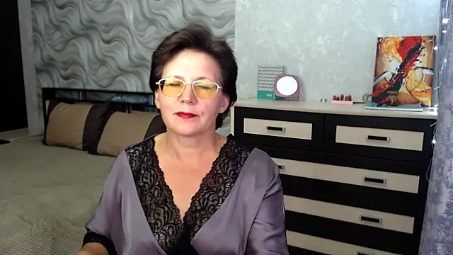 Snapshot of VitaCharm chatting on 10-08-25, 08:39 VitaCharm online show from 10-08-25, 08:39