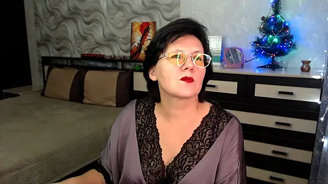 VitaCharm online show from 12-17-25, 08:26