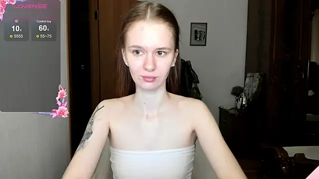 Snapshot of EmilySoul chatting on 03-16-26, 03:05 EmilySoul online show from 03-16-26, 03:05