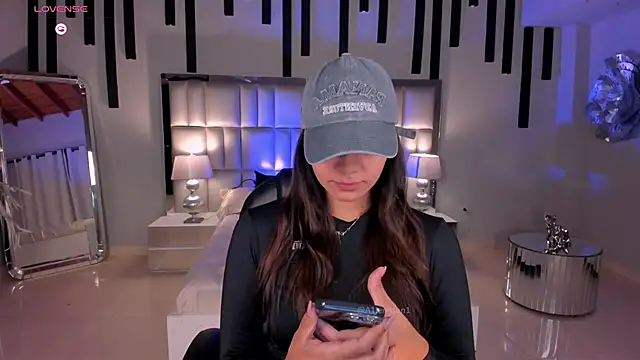 AllyJensen online show from 04-06-26, 10:27