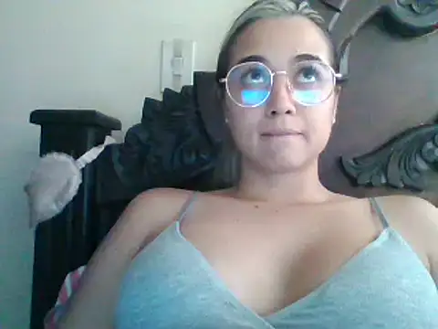 trianabell online show from 02-10-25, 05:19