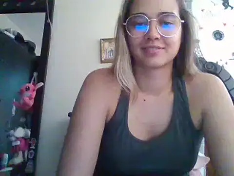 trianabell online show from 02-25-25, 07:25