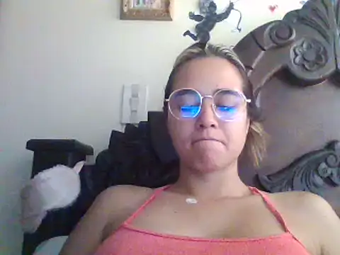 trianabell online show from 03-17-25, 04:33