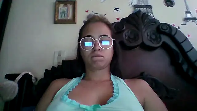 trianabell online show from 09-15-25, 03:23