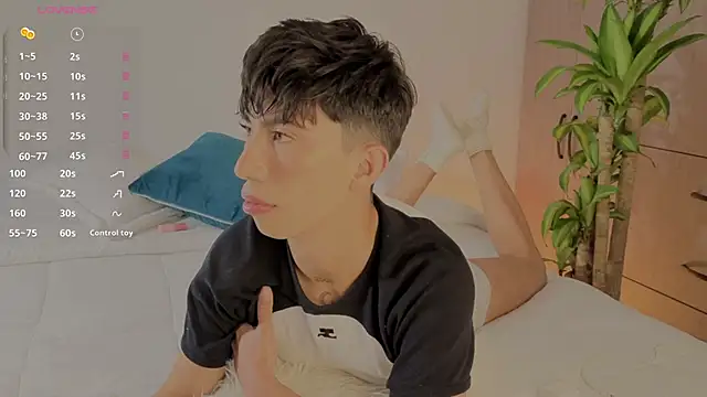 Snapshot of FabianPriince chatting on 10-05-25, 05:11 FabianPriince online show from 10-05-25, 05:11