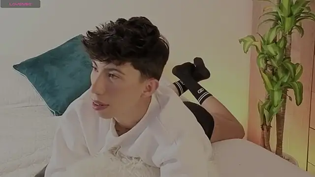 Snapshot of FabianPriince chatting on 10-25-25, 05:19 FabianPriince online show from 10-25-25, 05:19