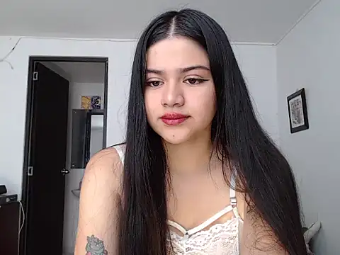 Snapshot of angelbeat_ chatting on 12-18-24, 02:06 angelbeat  online show from 12-18-24, 02:06