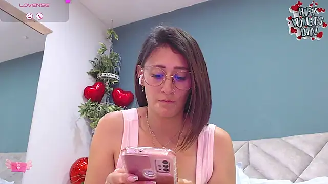 SharisWillian online show from 03-08-25, 07:16