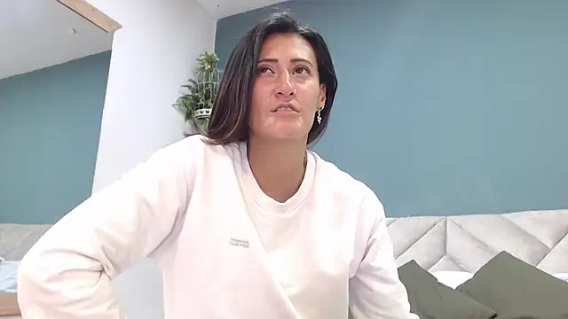 SharisWillian online show from 10-08-25, 03:48