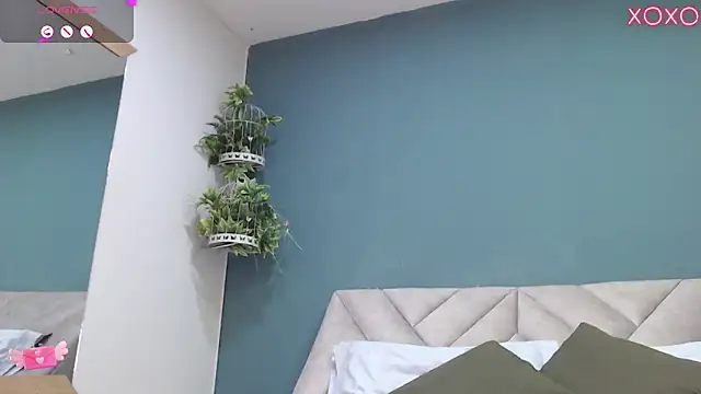 SharisWillian online show from 10-10-25, 04:22