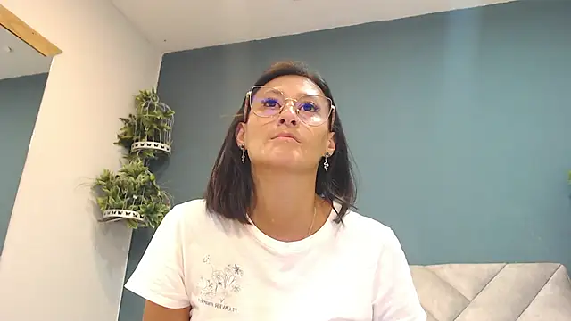 SharisWillian online show from 04-22-26, 03:31