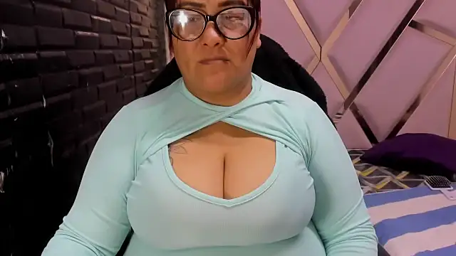 DaianaLutz online show from 11-28-25, 03:58