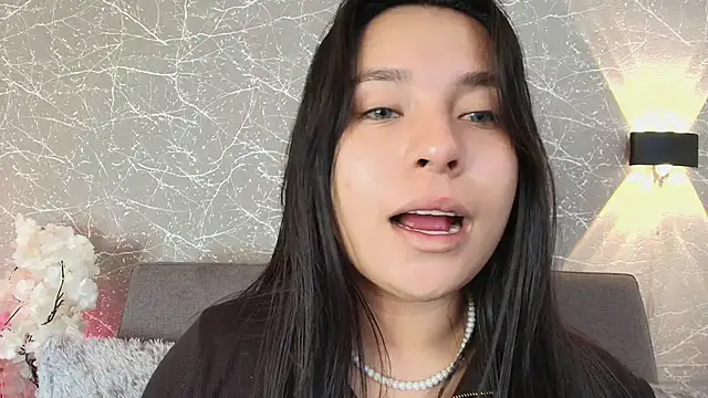 mia roux13 online show from 01-19-25, 07:15