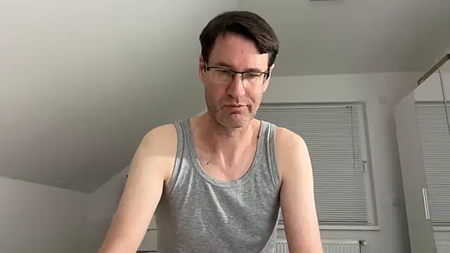 zxzx cam1 online show from 04-12-26, 05:07