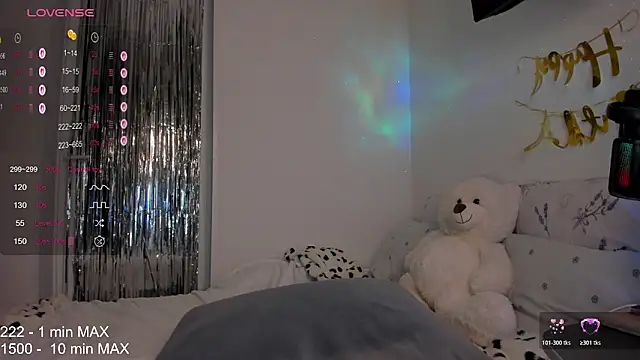 Snapshot of HANNA_MONTANAS chatting on 02-05-26, 07:40 HANNA MONTANAS online show from 02-05-26, 07:40