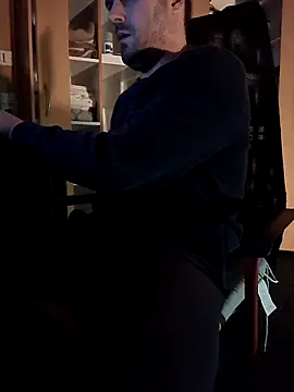 Snapshot of Dario40filip chatting on 12-14-25, 06:56 Dario40filip online show from 12-14-25, 06:56