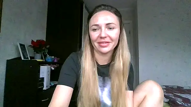 AngelinaLove28 online show from 11-30-25, 07:45