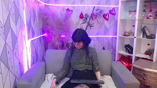 charlottemoonxz online show from 10-10-25, 07:02