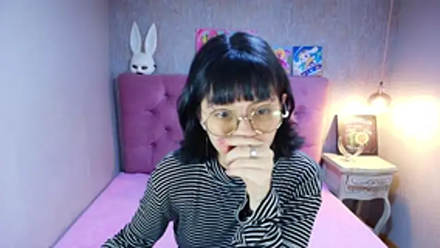 Snapshot of charlottemoonxz chatting on 06-23-26, 05:33 charlottemoonxz online show from 06-23-26, 05:33