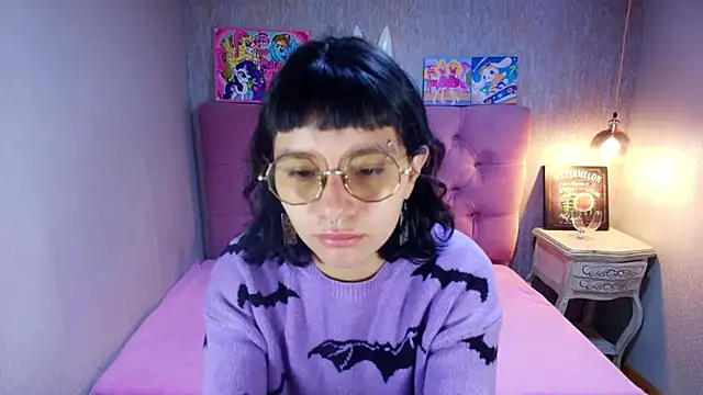 Snapshot of charlottemoonxz chatting on 07-15-26, 06:02 charlottemoonxz online show from 07-15-26, 06:02