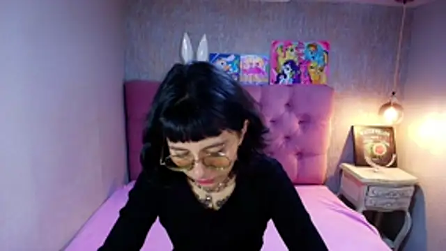 Snapshot of charlottemoonxz chatting on 07-28-26, 05:23 charlottemoonxz online show from 07-28-26, 05:23